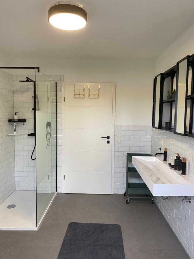 Deluxe Ferienwohnung für 4 bis 6 Personen kinder- und tierfreundlich W-LAN kostenfrei Lancken-Granitz Exterior foto