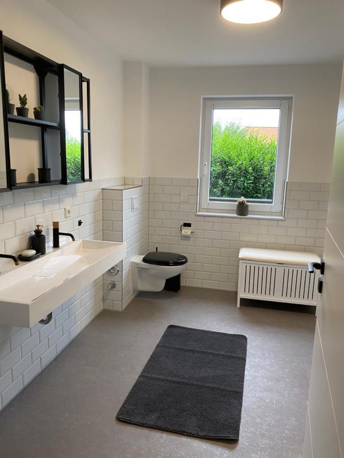 Deluxe Ferienwohnung für 4 bis 6 Personen kinder- und tierfreundlich W-LAN kostenfrei Lancken-Granitz Exterior foto